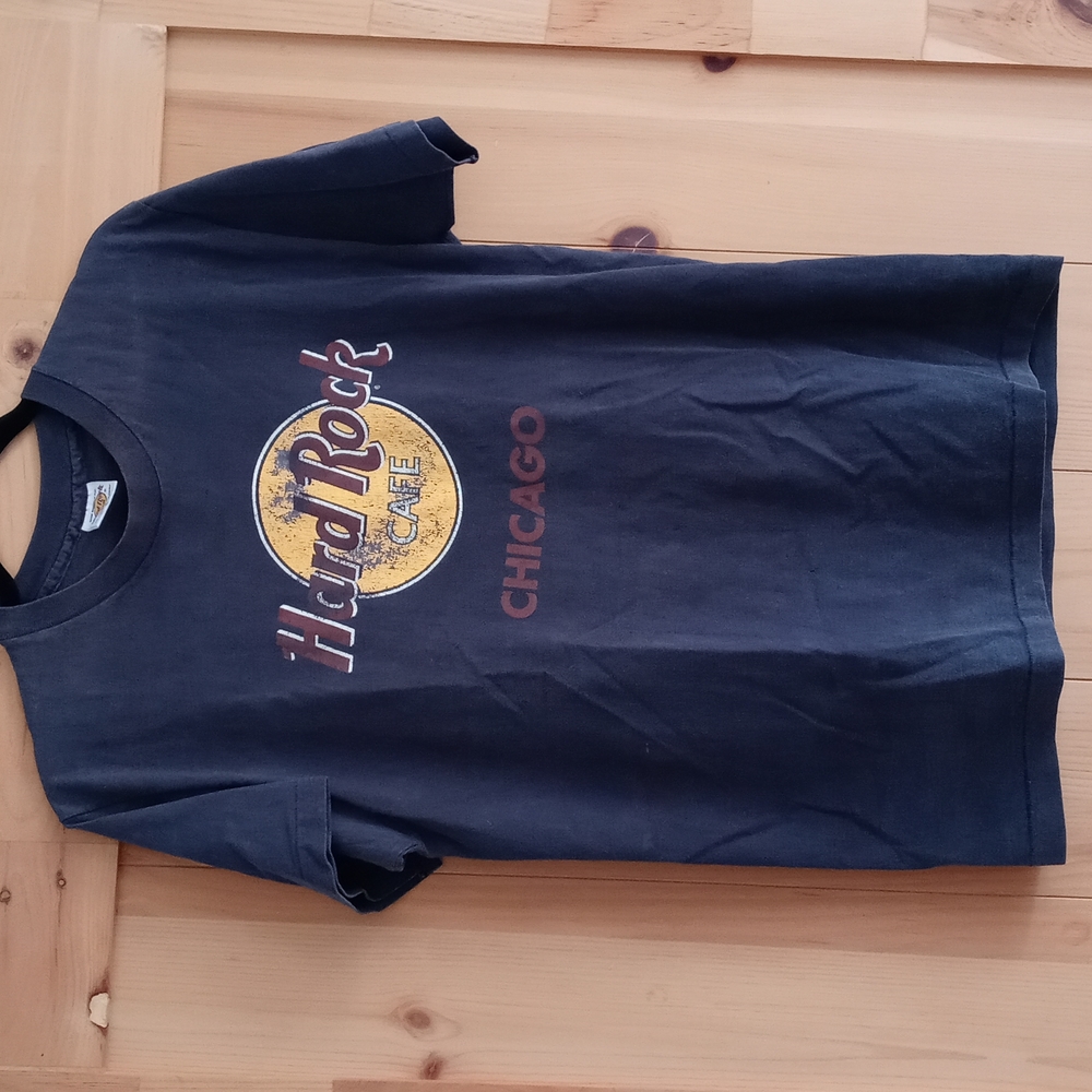 Vintage Hard Rock Cafe Chicago Tshirt.  Short sleeve tee
